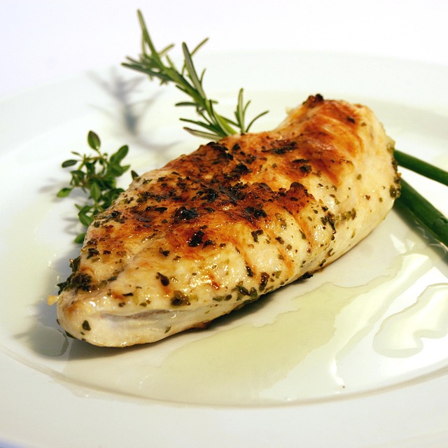 Image de Poulet fermier rôti, sauce au  miel de trèfle et thym sauvage