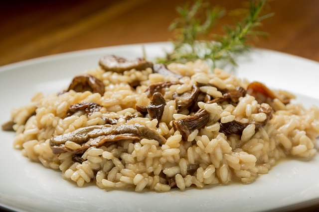 Image de Risotto de champignons  sauvages et huile de cèdre